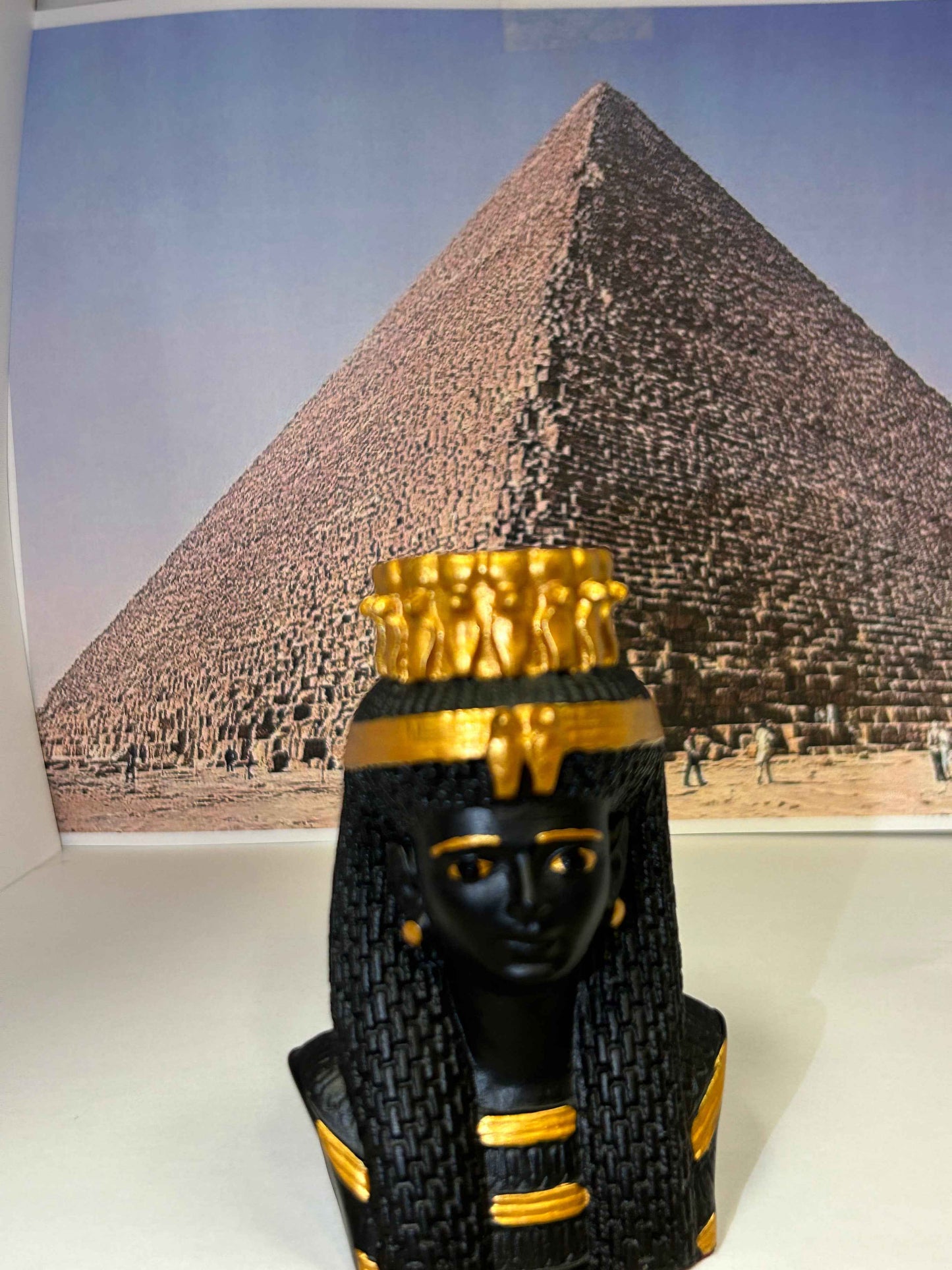 Enigmatic Black and Gold Isis Statue – A Touch of Ancient Majesty