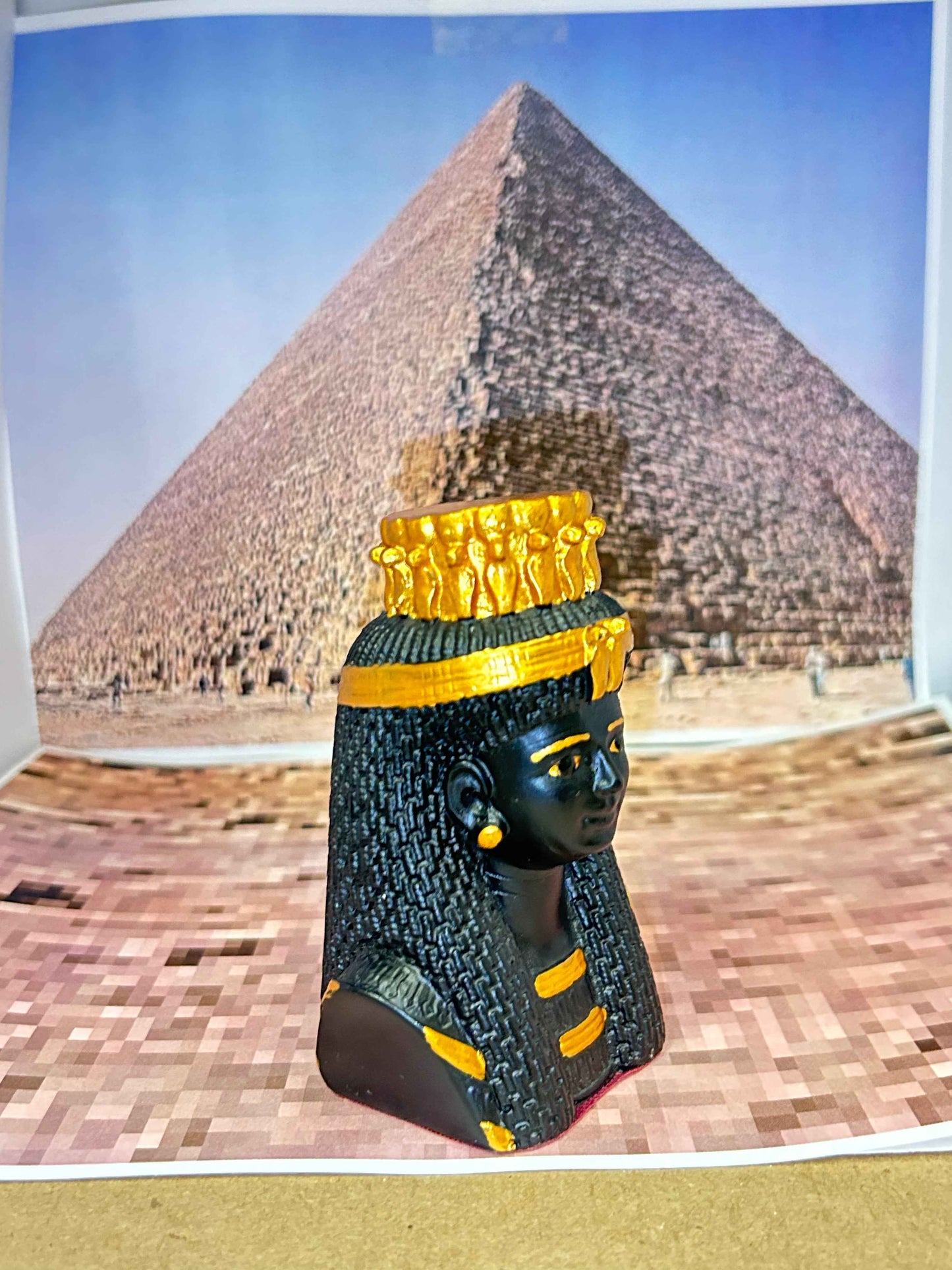 Enigmatic Black and Gold Isis Statue – A Touch of Ancient Majesty