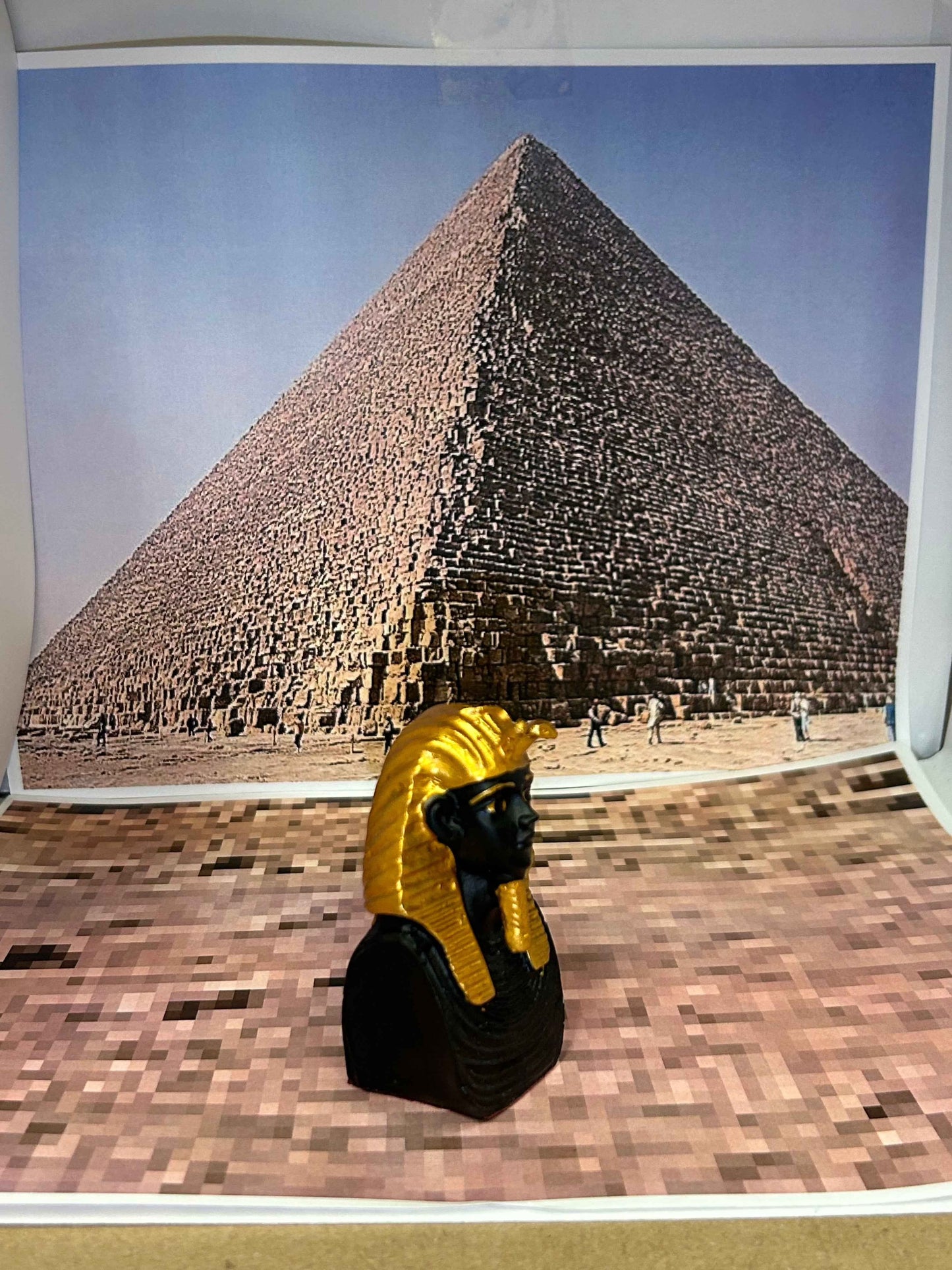 Enigmatic Black and Gold Isis Statue – A Touch of Ancient Majesty