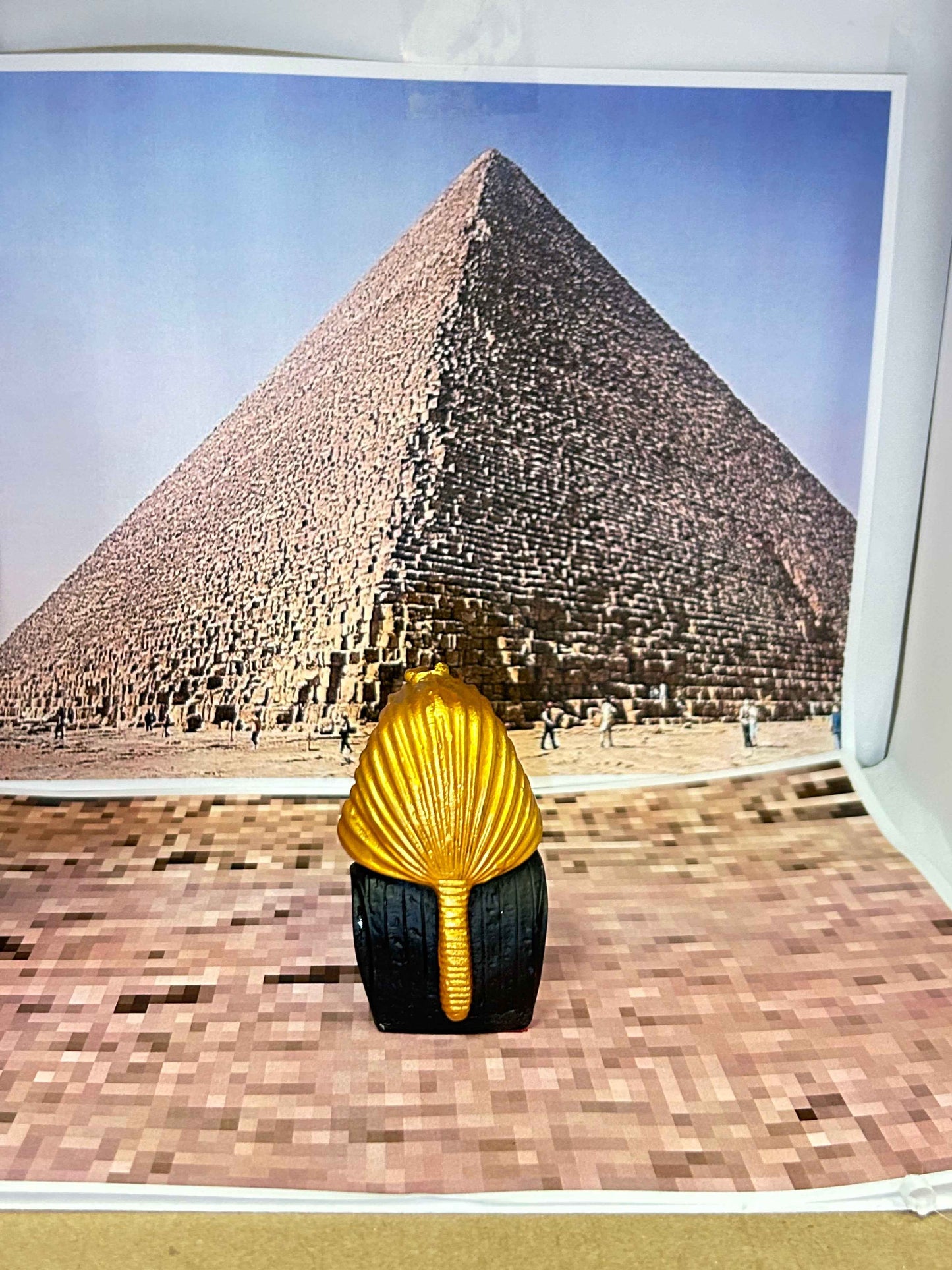 Enigmatic Black and Gold Isis Statue – A Touch of Ancient Majesty